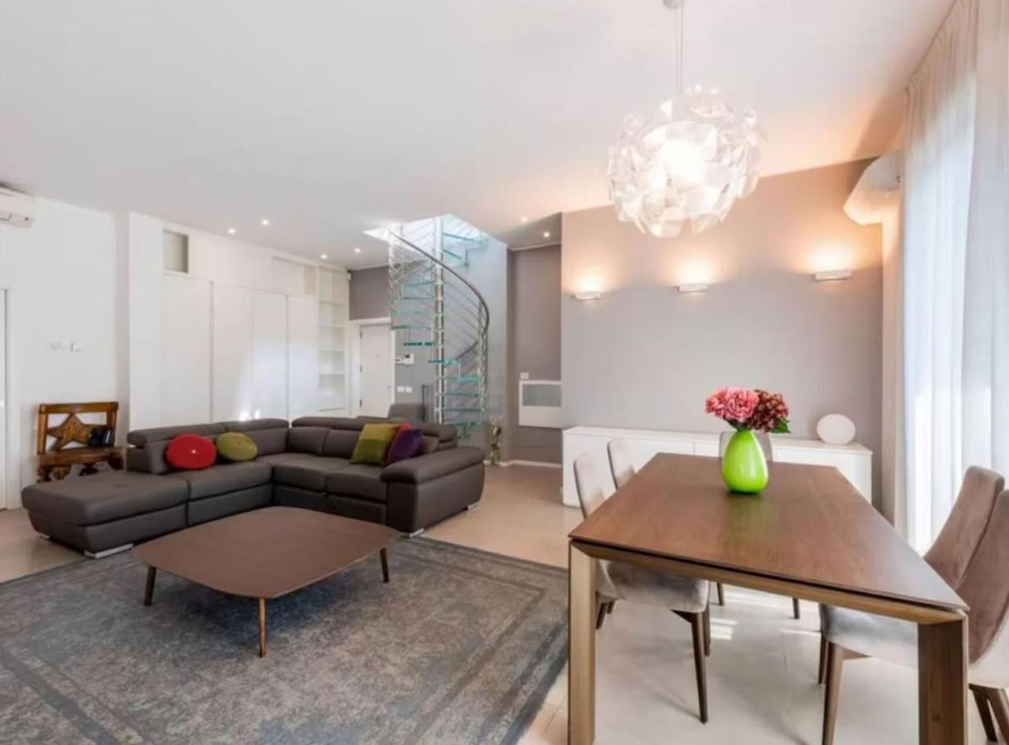 Appartamento Ampli De 3-habitacions A Roma