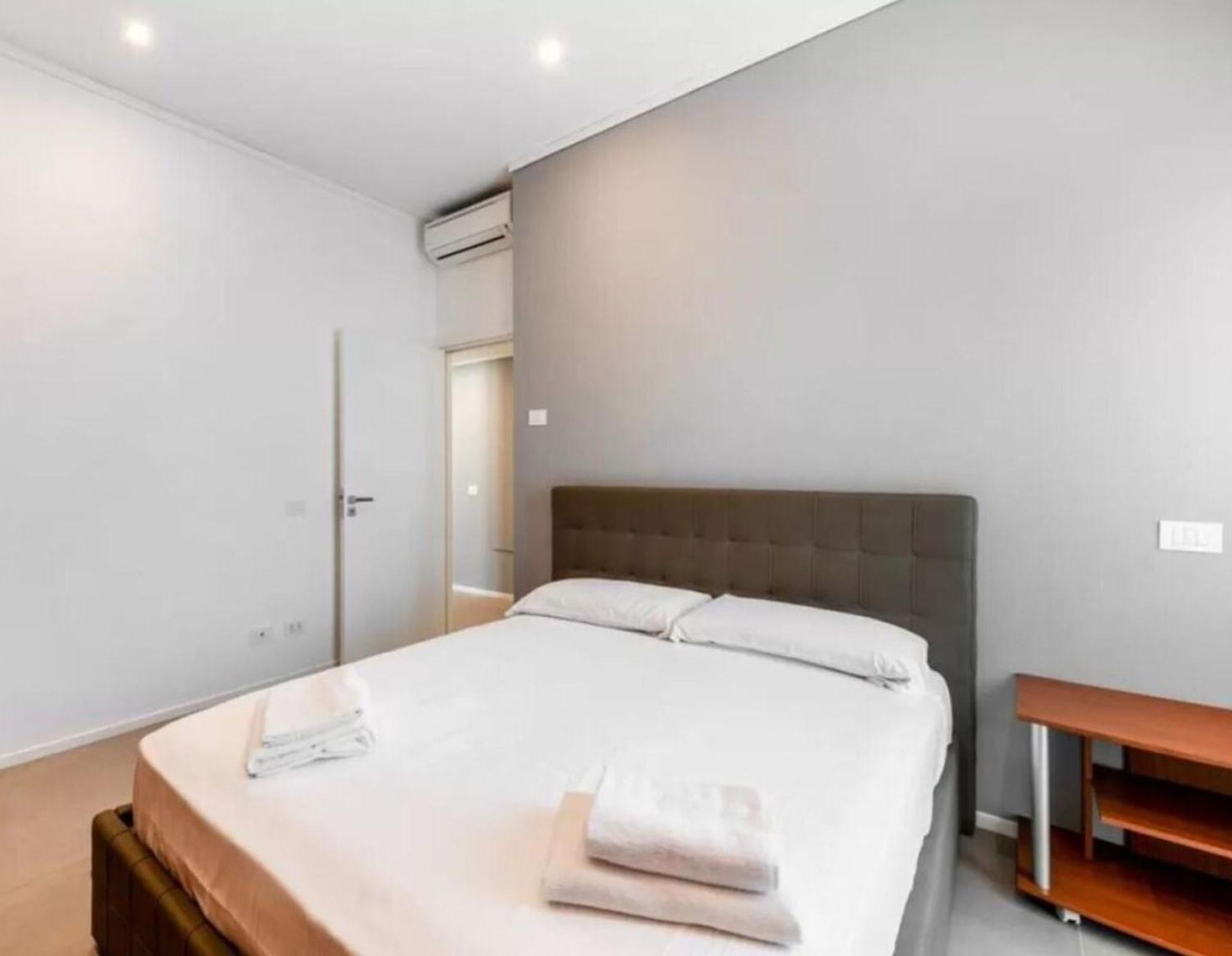 Ampli De 3-habitacions A Appartamento Roma